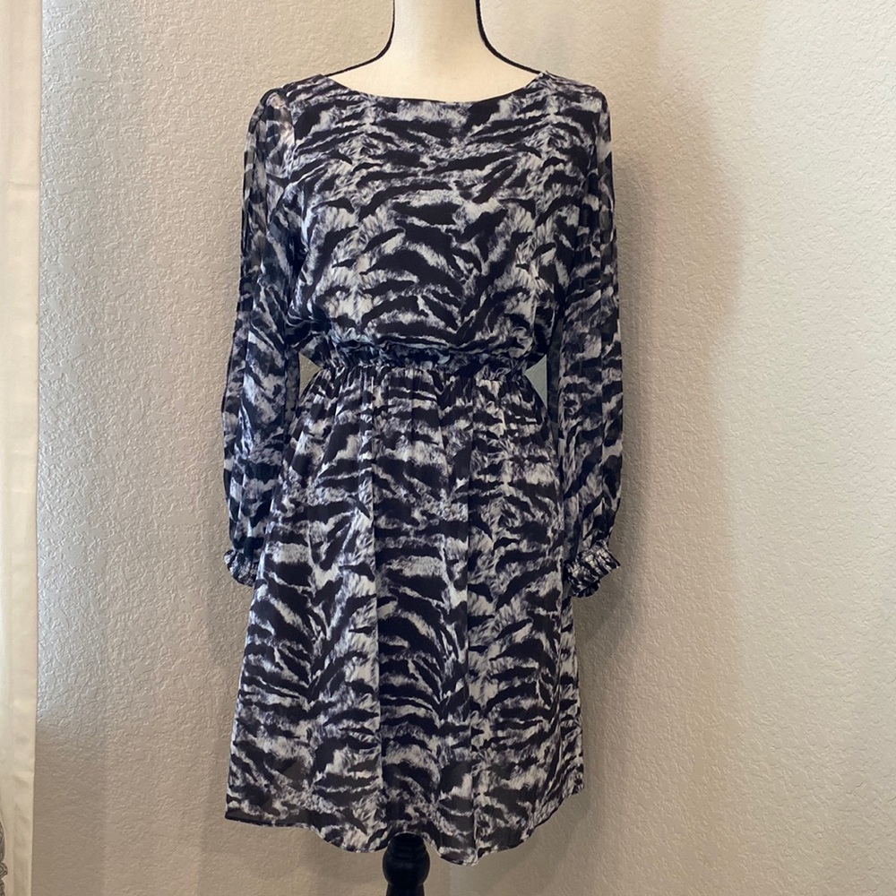 Alice+Olivia Silk Dress. Black/Gray/White. Size Small Petite.